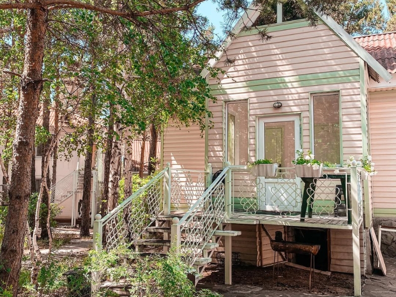 Уютный деревянный домик